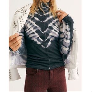 Free people psychedelic Turtleneck top